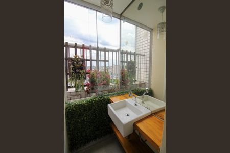 Apartamento à venda com 172m², 2 quartos e 3 vagas Apartamento à venda com 172m², 2 quartos e 3 vagasCobertura