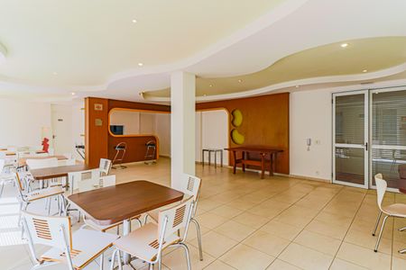 Apartamento à venda com 172m², 2 quartos e 3 vagas Apartamento à venda com 172m², 2 quartos e 3 vagasÁrea comum - Salão de festas