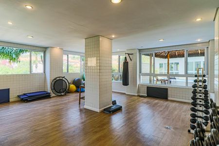 Apartamento à venda com 172m², 2 quartos e 3 vagas Apartamento à venda com 172m², 2 quartos e 3 vagasÁrea comum - Academia