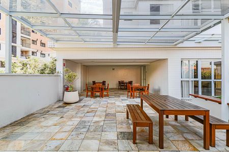 Apartamento à venda com 172m², 2 quartos e 3 vagas Apartamento à venda com 172m², 2 quartos e 3 vagasÁrea comum - Salão de festas
