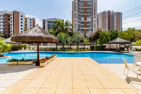 Apartamento à venda com 172m², 2 quartos e 3 vagas Apartamento à venda com 172m², 2 quartos e 3 vagasÁrea comum - Piscina