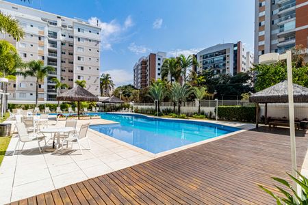 Apartamento à venda com 172m², 2 quartos e 3 vagas Apartamento à venda com 172m², 2 quartos e 3 vagasÁrea comum - Piscina