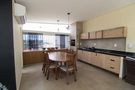 Apartamento à venda com 172m², 2 quartos e 3 vagas Apartamento à venda com 172m², 2 quartos e 3 vagasCobertura