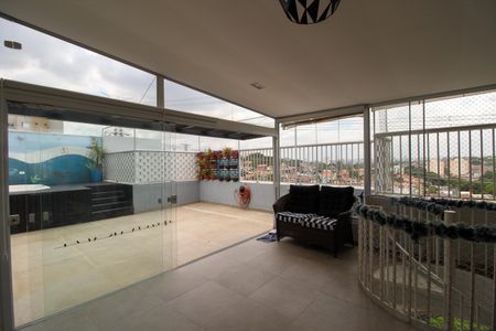 Apartamento à venda com 172m², 2 quartos e 3 vagas Apartamento à venda com 172m², 2 quartos e 3 vagasCobertura