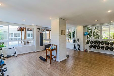 Apartamento à venda com 172m², 2 quartos e 3 vagas Apartamento à venda com 172m², 2 quartos e 3 vagasÁrea comum - Academia