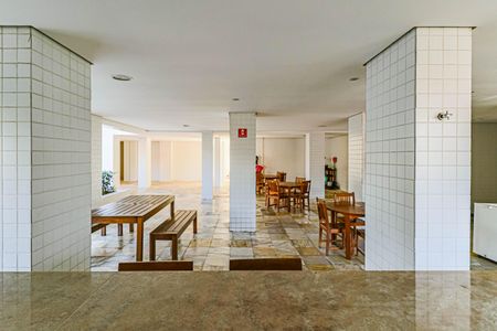 Apartamento à venda com 172m², 2 quartos e 3 vagas Apartamento à venda com 172m², 2 quartos e 3 vagasÁrea comum - Churrasqueira