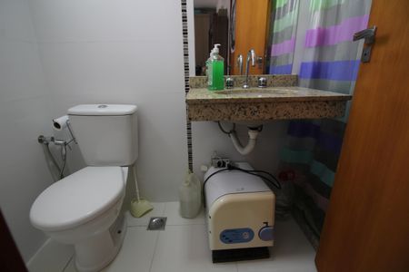 Casa de condomínio à venda com 154m², 4 quartos e 2 vagasQuarto 2 - Suíte