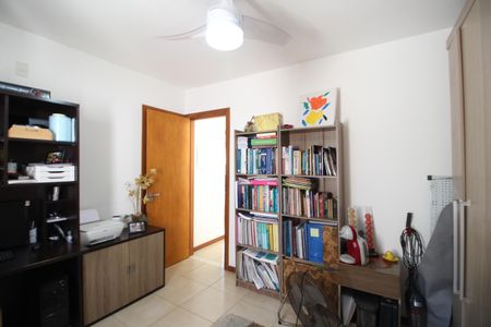 Casa de condomínio à venda com 154m², 4 quartos e 2 vagasQuarto 2