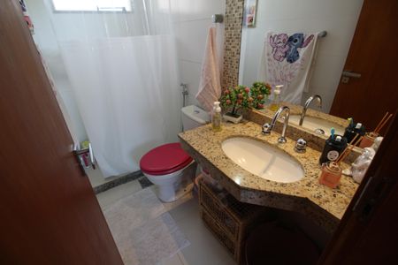 Casa de condomínio à venda com 154m², 4 quartos e 2 vagasQuarto 3 - Suíte