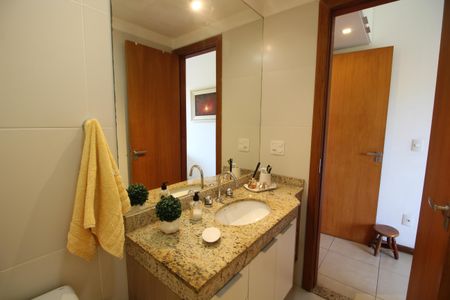 Casa de condomínio à venda com 154m², 4 quartos e 2 vagasQuarto 4 - Suíte