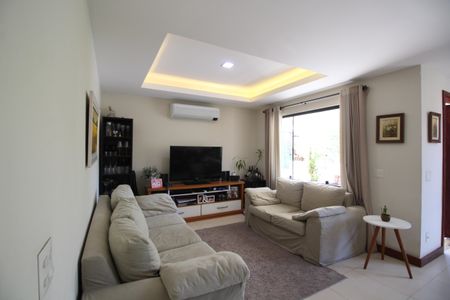 Sala de casa de condomínio à venda com 4 quartos, 154m² em Gardênia Azul, Rio de Janeiro