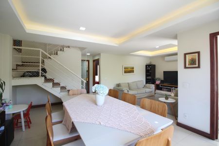 Sala de casa de condomínio à venda com 4 quartos, 154m² em Gardênia Azul, Rio de Janeiro