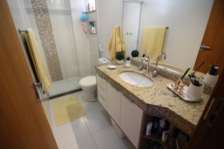 Casa de condomínio à venda com 154m², 4 quartos e 2 vagasQuarto 4 - Suíte