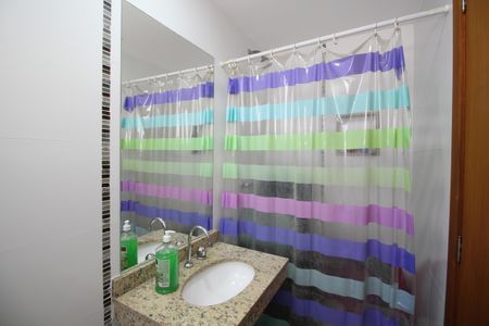 Casa de condomínio à venda com 154m², 4 quartos e 2 vagasQuarto 2 - Suíte