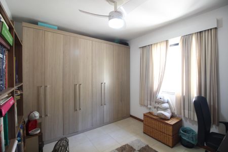 Casa de condomínio à venda com 154m², 4 quartos e 2 vagasQuarto 2