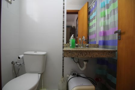 Casa de condomínio à venda com 154m², 4 quartos e 2 vagasQuarto 2 - Suíte