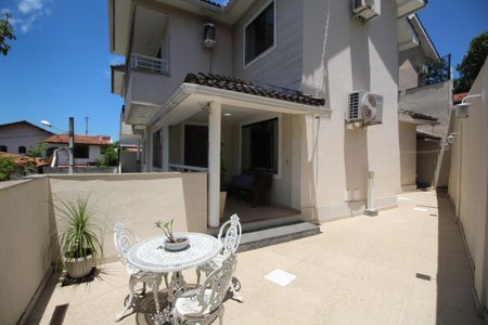 Casa de condomínio à venda com 154m², 4 quartos e 2 vagasÁrea Externa