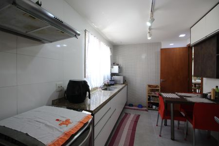 Casa de condomínio à venda com 154m², 4 quartos e 2 vagasCozinha