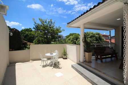 Casa de condomínio à venda com 154m², 4 quartos e 2 vagasÁrea Externa