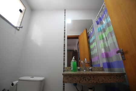 Casa de condomínio à venda com 154m², 4 quartos e 2 vagasQuarto 2 - Suíte