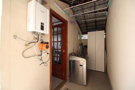 Casa de condomínio à venda com 154m², 4 quartos e 2 vagasÁrea de Serviço