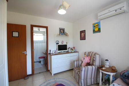 Casa de condomínio à venda com 154m², 4 quartos e 2 vagasQuarto 3