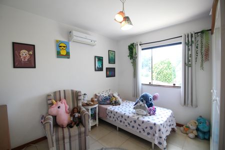 Casa de condomínio à venda com 154m², 4 quartos e 2 vagasQuarto 3