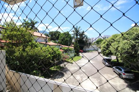 Casa de condomínio à venda com 154m², 4 quartos e 2 vagasVista