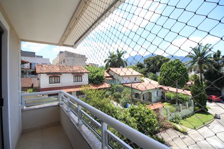 Casa de condomínio à venda com 154m², 4 quartos e 2 vagasQuarto 4 - Varanda