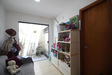 Casa de condomínio à venda com 154m², 4 quartos e 2 vagasQuarto 1