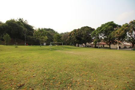 Casa de condomínio à venda com 154m², 4 quartos e 2 vagasÁrea Comum - Campo de Futebol