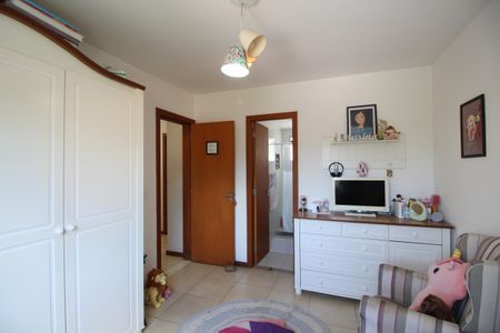 Casa de condomínio à venda com 154m², 4 quartos e 2 vagasQuarto 3