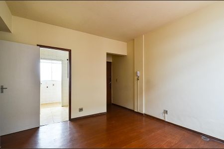 Sala Ambientes de apartamento para alugar com 2 quartos, 64m² em Floresta, Belo Horizonte