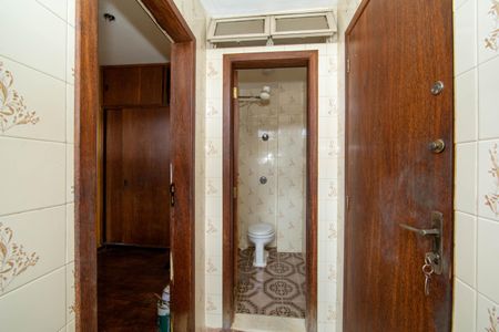 Apartamento à venda com 118m², 3 quartos e sem vaga Apartamento à venda com 118m², 3 quartos e sem vagaQUARTO E BANHO DE EMPREGADA