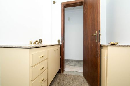 Apartamento à venda com 118m², 3 quartos e sem vaga Apartamento à venda com 118m², 3 quartos e sem vagaBANHEIRO2