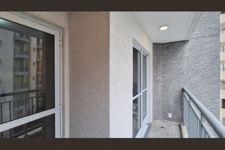 Apartamento à venda com 40m², 2 quartos e sem vaga Apartamento à venda com 40m², 2 quartos e sem vagaVaranda e área de serviço