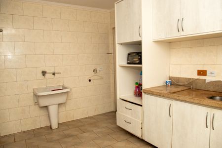 Casa à venda com 115m², 2 quartos e 2 vagas Casa à venda com 115m², 2 quartos e 2 vagasCozinha e Área de Serviço