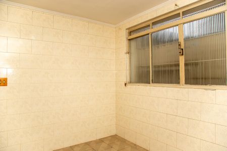 Casa à venda com 115m², 2 quartos e 2 vagas Casa à venda com 115m², 2 quartos e 2 vagasCozinha e Área de Serviço