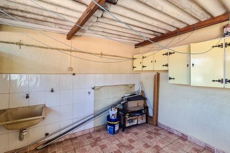 Casa à venda com 134m², 3 quartos e 2 vagasÁrea de Serviço