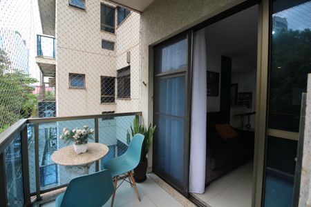 Apartamento à venda com 70m², 2 quartos e 1 vagaVaranda