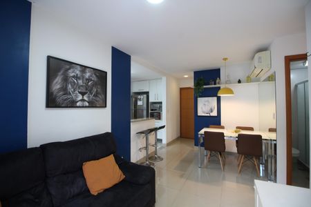 Apartamento à venda com 70m², 2 quartos e 1 vagaSala