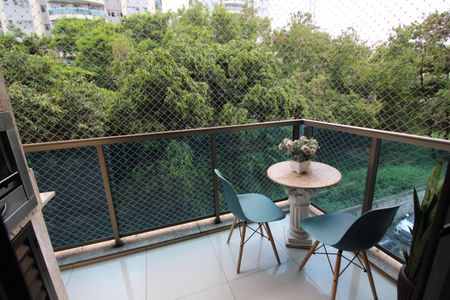 Apartamento à venda com 70m², 2 quartos e 1 vagaVaranda