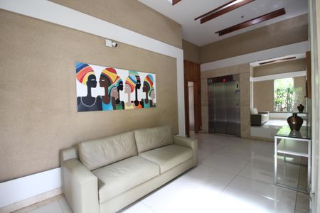 Apartamento à venda com 70m², 2 quartos e 1 vagaHall Social