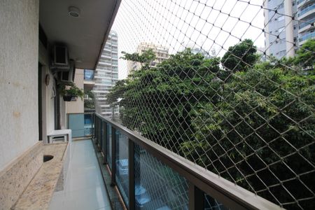 Apartamento à venda com 70m², 2 quartos e 1 vagaVaranda