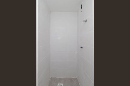 Banheiro de apartamento para alugar com 1 quarto, 30m² em Centro Histórico, Porto Alegre