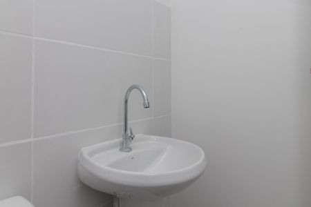 Banheiro de apartamento para alugar com 1 quarto, 30m² em Centro Histórico, Porto Alegre