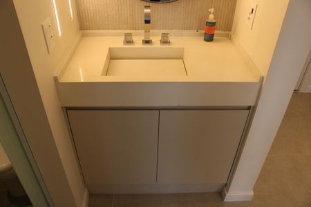 Banheiro de apartamento para alugar com 1 quarto, 30m² em Barra Funda, São Paulo