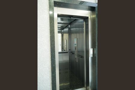 Apartamento à venda com 37m², 2 quartos e sem vagaÁrea comum