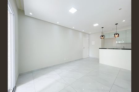 Sala de apartamento para alugar com 2 quartos, 70m² em Bussocaba, Osasco