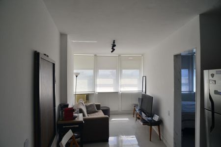 Sala de apartamento à venda com 1 quarto, 39m² em Barra da Tijuca, Rio de Janeiro
